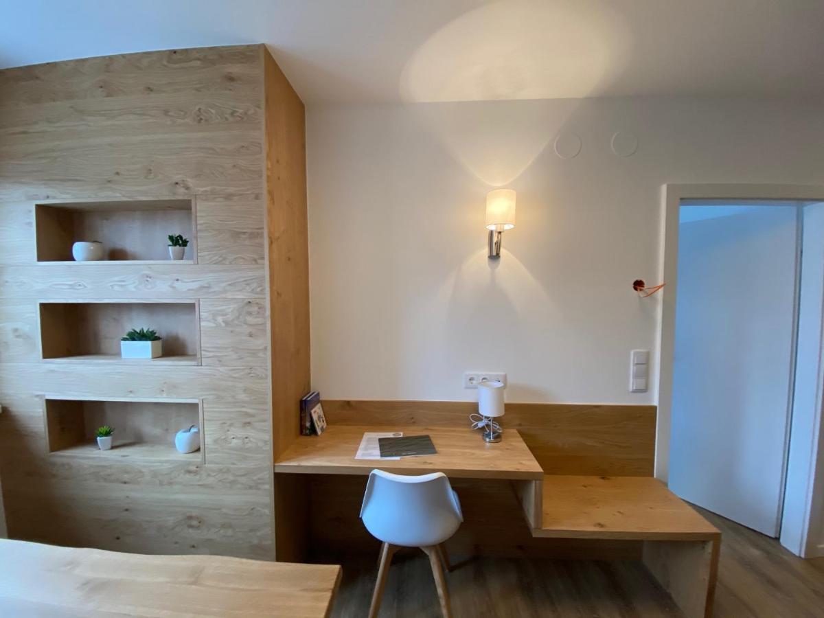 Apartments Freitag - H1 Winden am See المظهر الخارجي الصورة