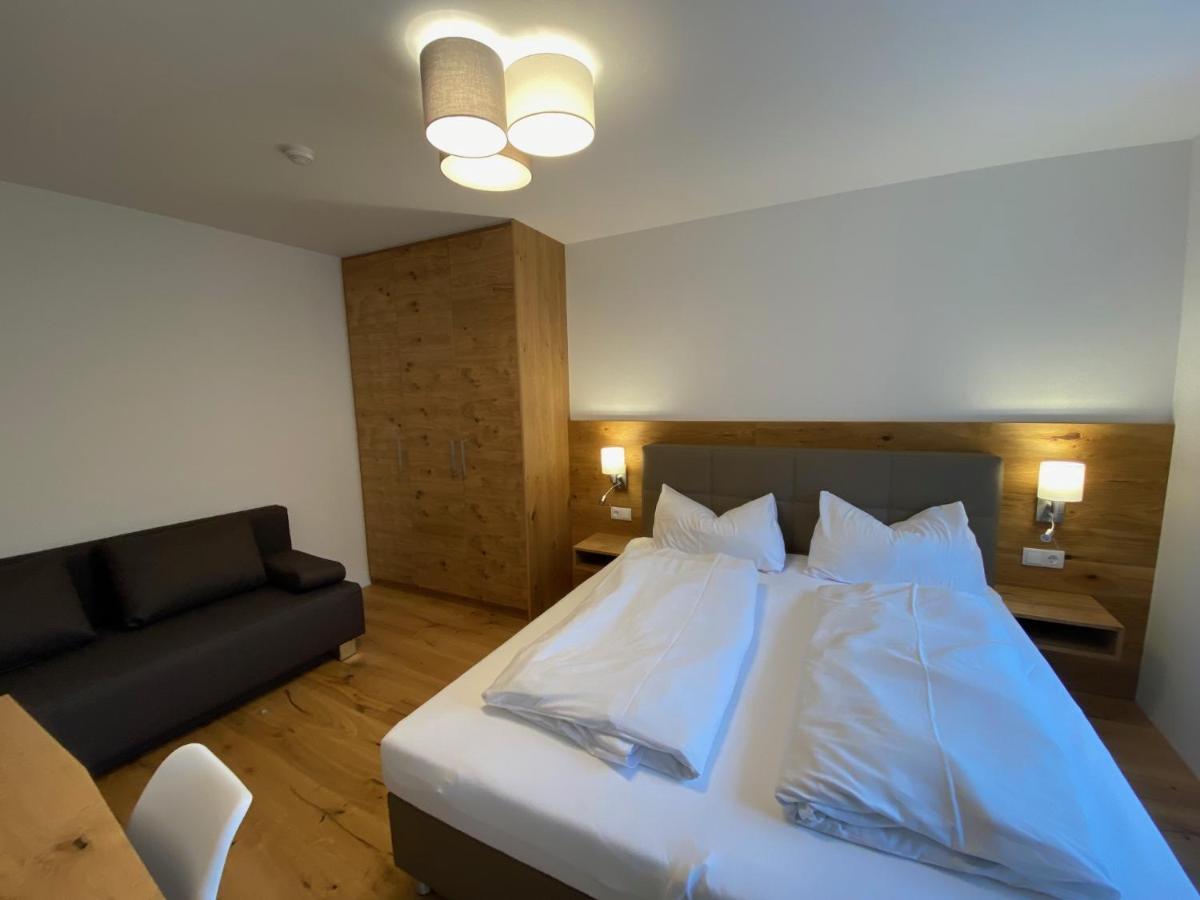 Apartments Freitag - H1 Winden am See المظهر الخارجي الصورة