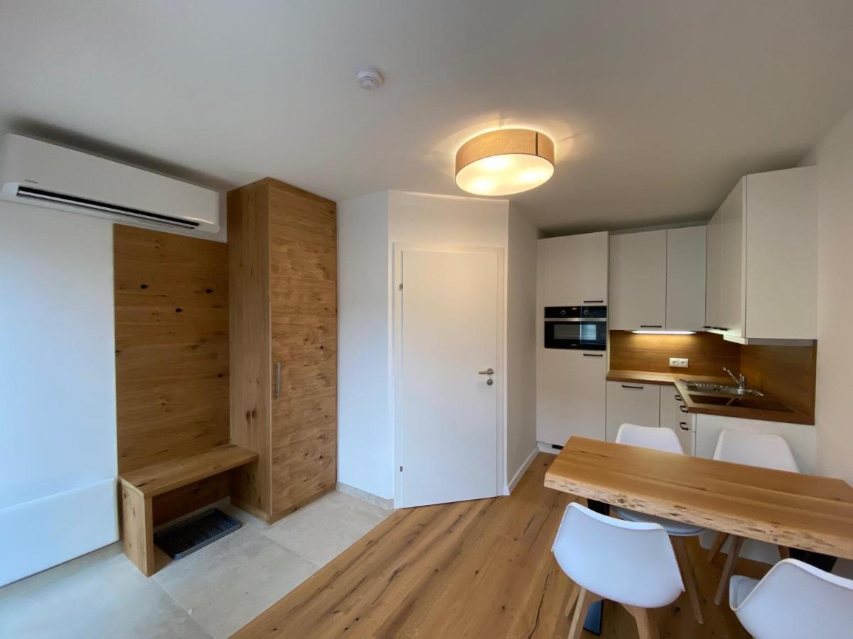 Apartments Freitag - H1 Winden am See المظهر الخارجي الصورة