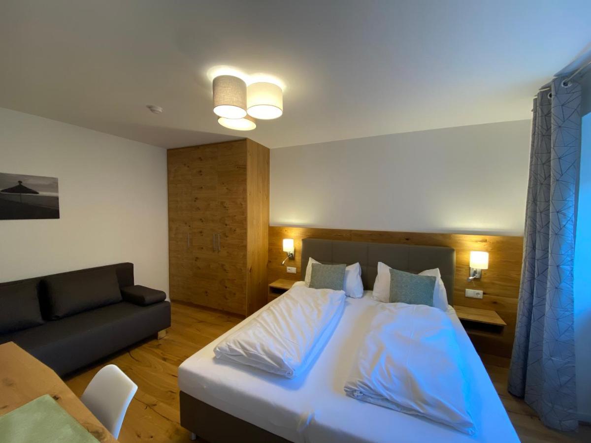 Apartments Freitag - H1 Winden am See المظهر الخارجي الصورة