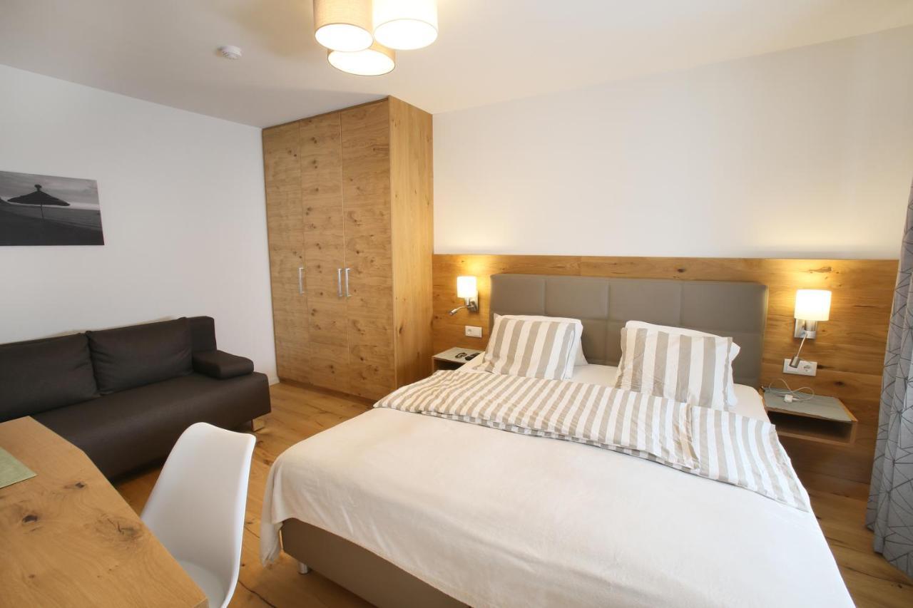Apartments Freitag - H1 Winden am See المظهر الخارجي الصورة